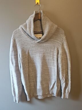 Sun + Stone Men's Light Gray Turtleneck Sweater